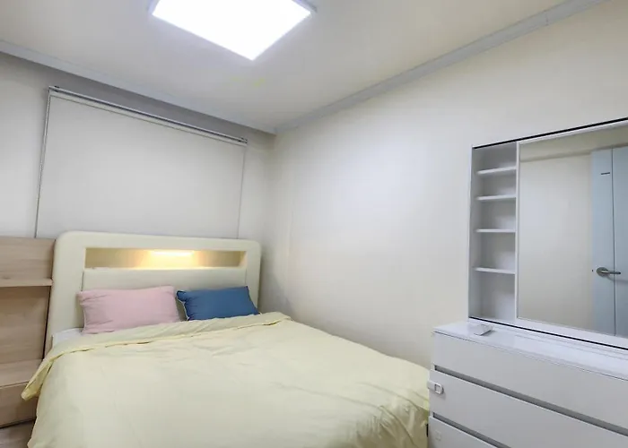 Appartamento Spring Stay-홍대7번 1분, 단독전체,1층,3r1b,침대4 Seul