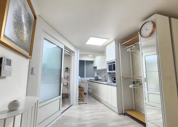 Appartamento Spring Stay-홍대7번 1분, 단독전체,1층,3r1b,침대4 *