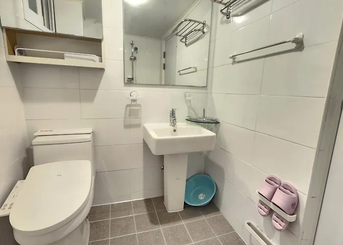 Spring Stay-홍대7번 1분, 단독전체,1층,3r1b,침대4