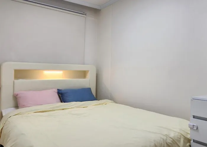 Appartamento Spring Stay-홍대7번 1분, 단독전체,1층,3r1b,침대4 *